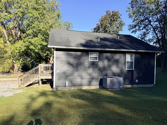 3rd image of 640 Bat Harbor Rd
