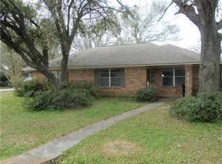 322 S 6th St, La Porte, TX 77571