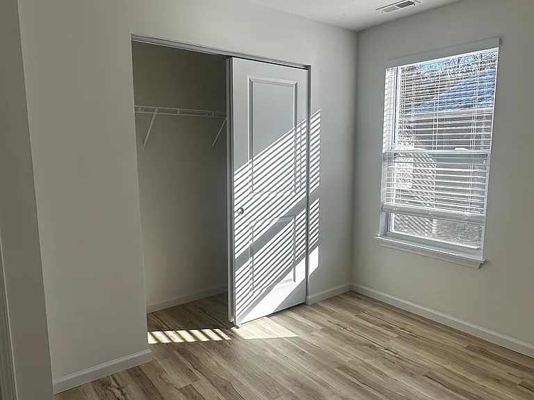 922 Osage Villa Ct — Photo 12