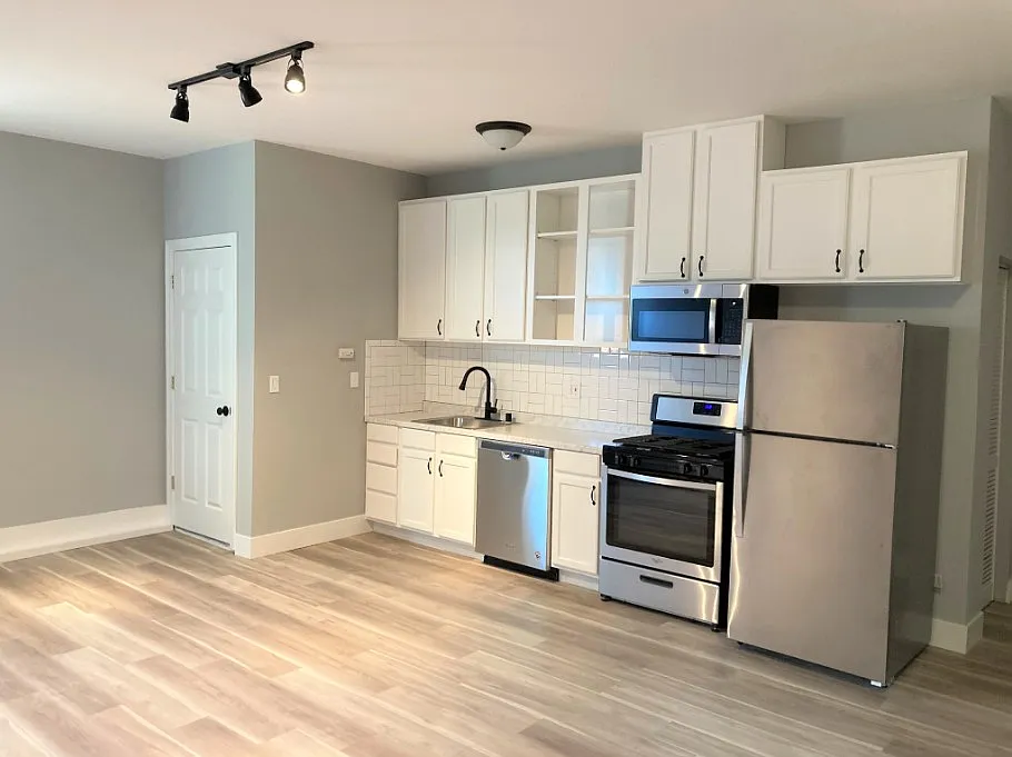 1 bed, 460 sqft, $1,750 — Photo 2