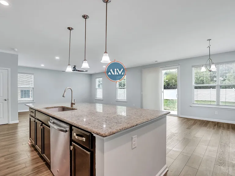 211 Heritage Pkwy — Photo 38