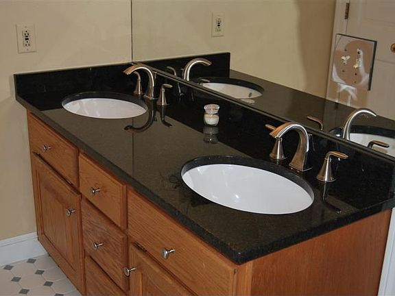 New Granite & Sinks in MBath!