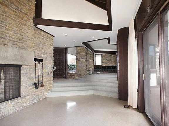 4th image of 5575 Palisades Dr