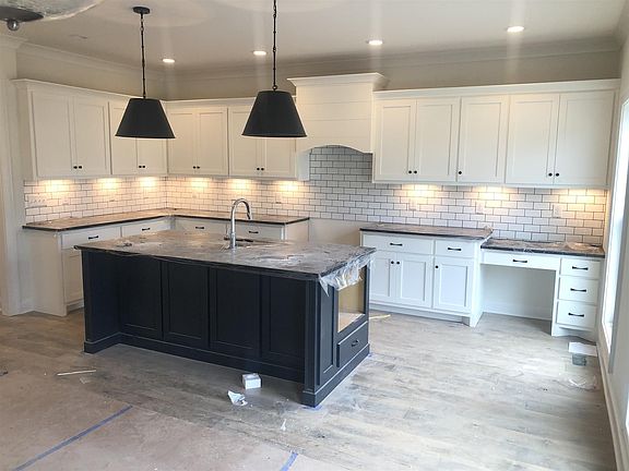 4th image of 2522 Landis Ct