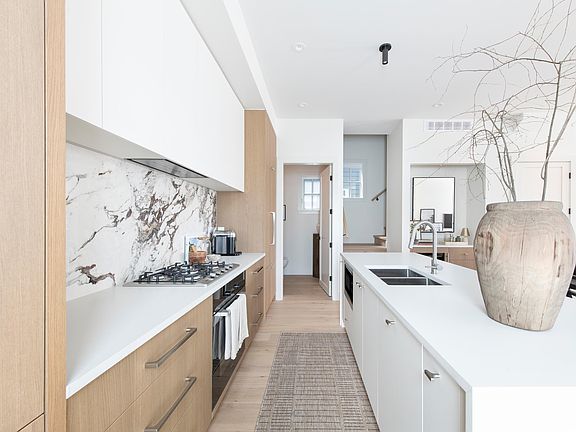 3rd image of 2115 W 18th Ave #2
