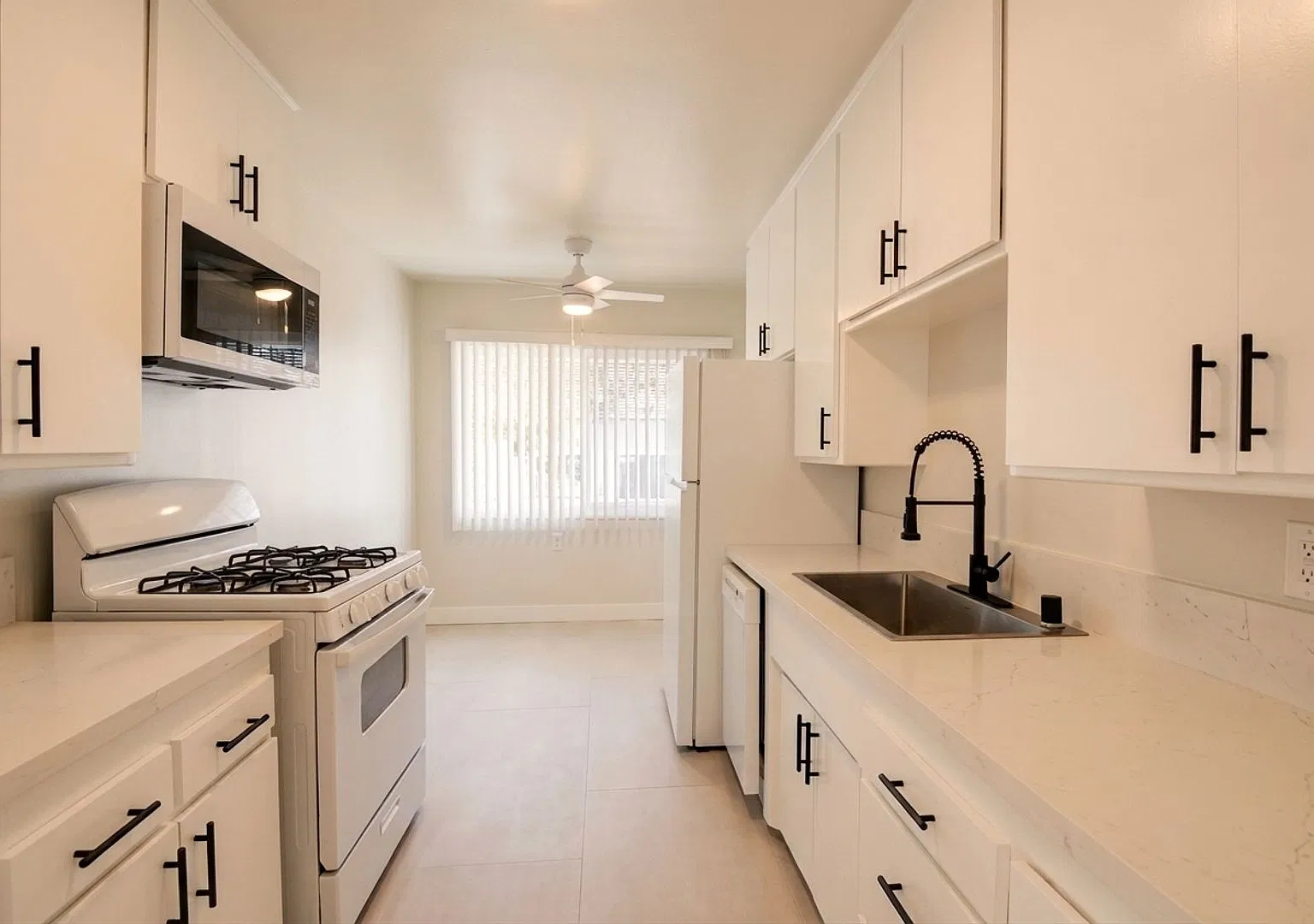 425 E. Magnolia Boulevard — Photo 3