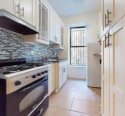 4th image of 241 W 113th St APT 1C