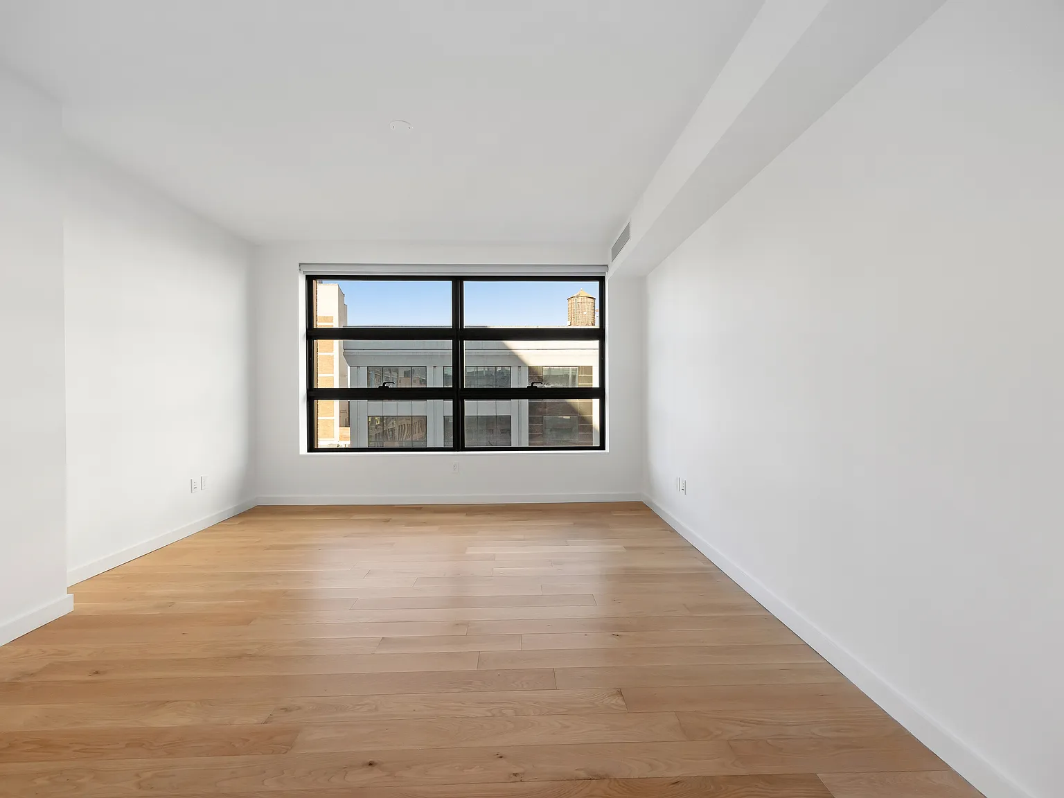 547 West 47th Street — Photo 4