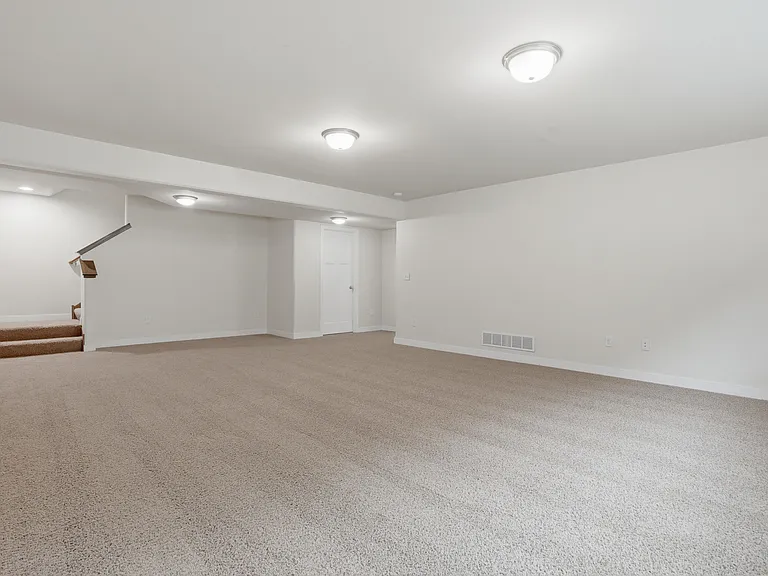 59 Whitechapel Dr — Photo 26