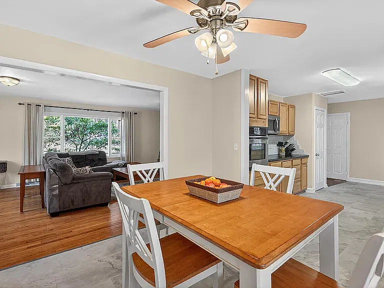 920 Shadylawn Rd — Photo 3