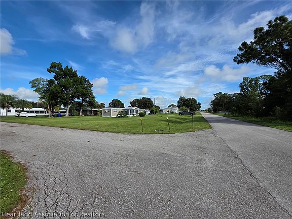 4th image of 17503 Broadland Ln