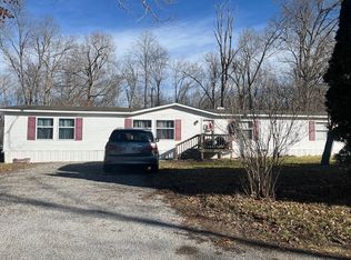 864 Claysville Rd, Crossville, TN 38571