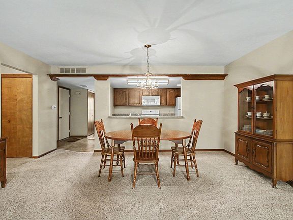 5th image of 293 Chatham Ave