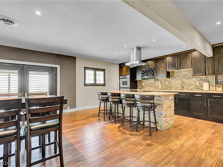 2712 W Oakey Blvd — Photo 14