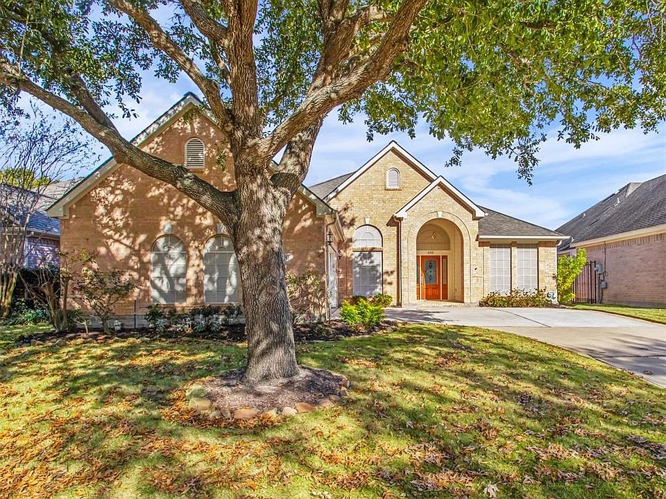 Stunning 3/2.5/2 in the Fairways at Kelliwood.  This home is filled with beautiful decorator touches: hard wood floors, soft neutral paint, raised ceilings, arched openings & doorways, built-ins, a gas-log fireplace, and much more.  No back neighbors!  Instead, how about a huge covered back porch with views of the greenbelt.