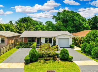 213 SW 2nd Ave, Hallandale Beach, FL 33009