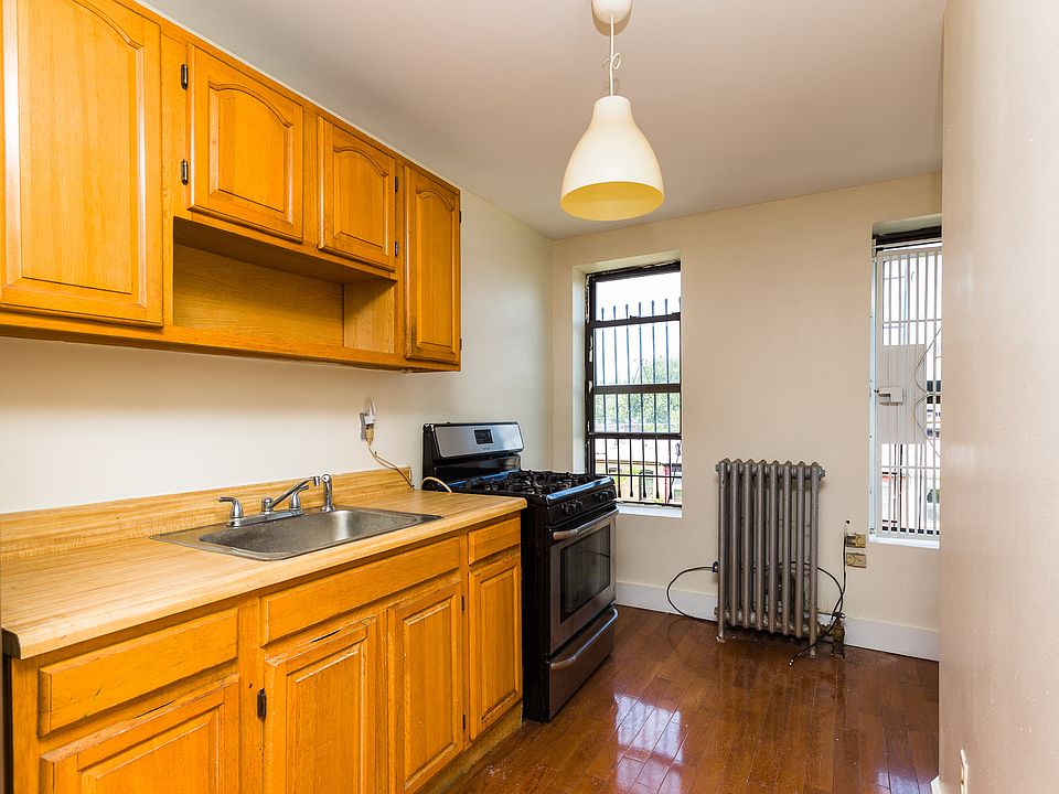 1st image of 157 Jefferson Ave APT 4L