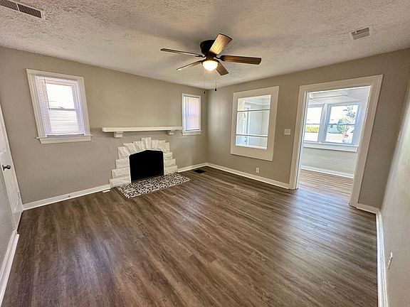 4th image of 2909 Harvey Ave