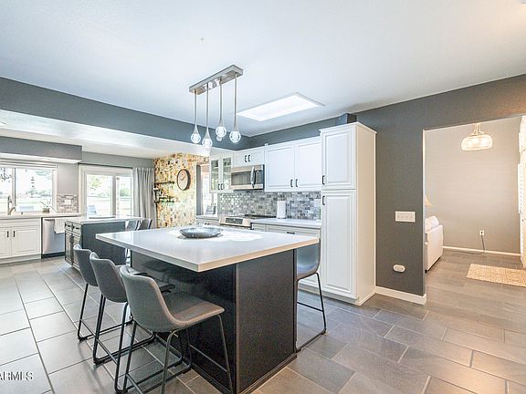 3rd image of 15685 N LAKEFOREST Drive