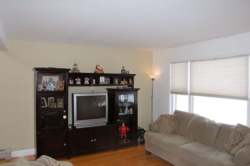 3rd image of 1056 KANIA Road