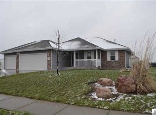 4600 SW Misty Harbor Dr, Topeka, KS 66610