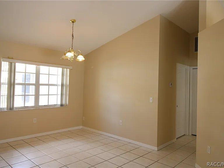 2864 N Churchill Way — Photo 5