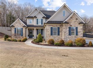 321 Woods Creek Rd, Jefferson, GA 30549