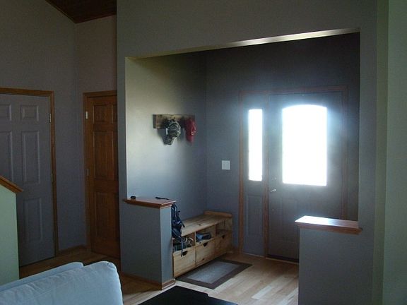 3rd image of 521 E North St