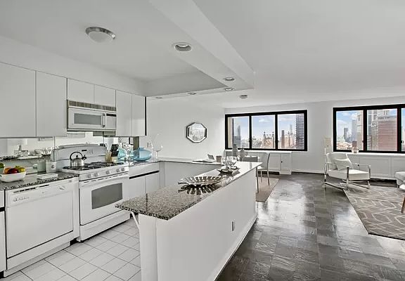 3rd image of 300 E 59th St #Res-2707