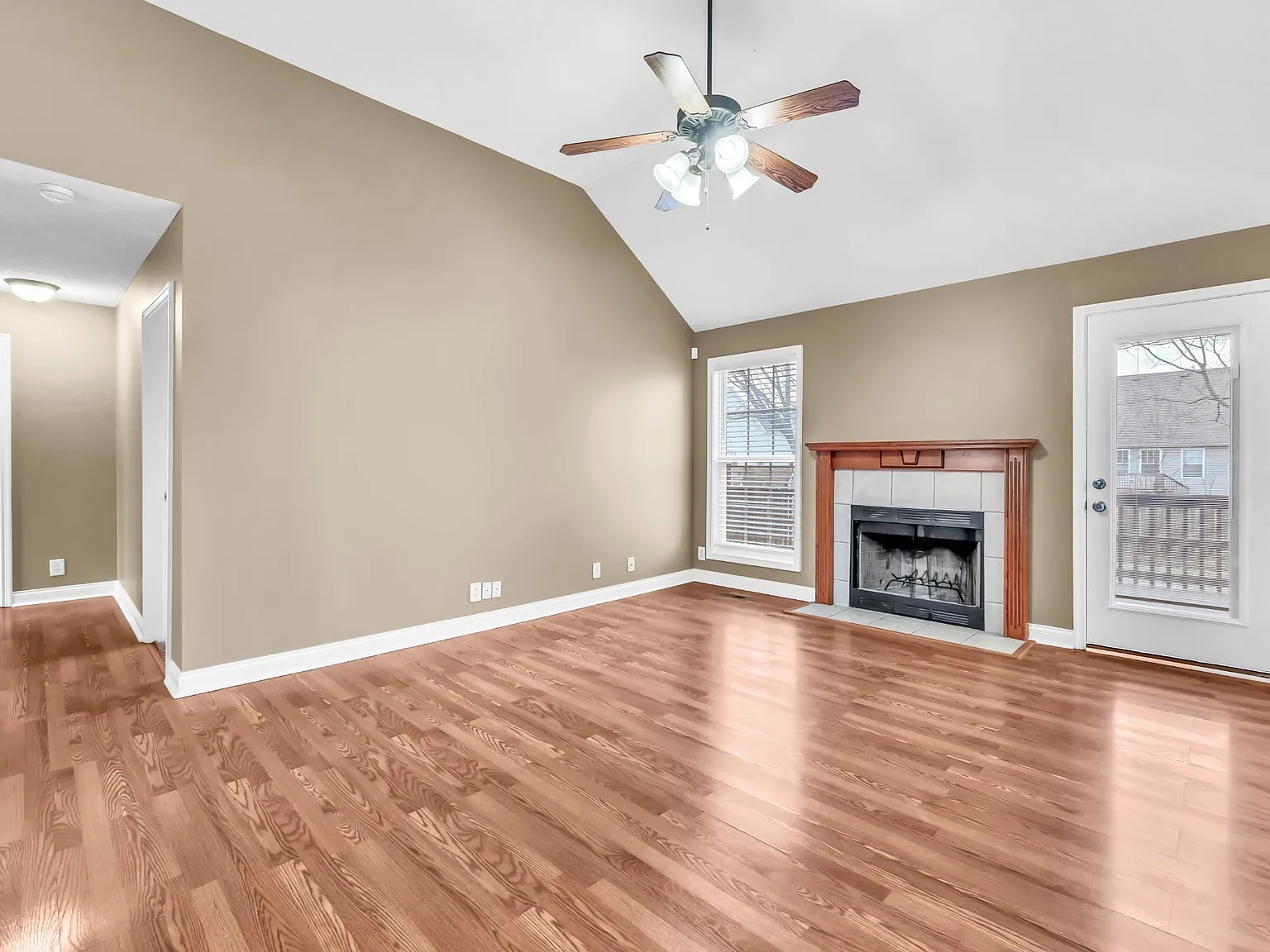 3 bed, 2.0 bath, 1742 sqft, $1,850 — Photo 3