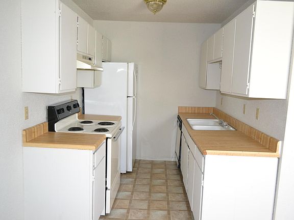 2nd image of 1500 Alpine Cir APT C