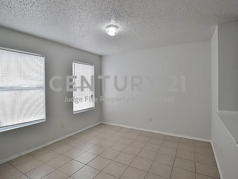 3325 Tioga St — Photo 2
