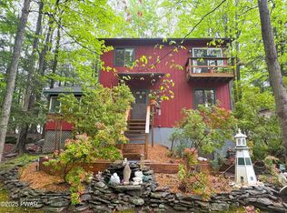 1050 Rainbow Dr, Lake Ariel, PA 18436