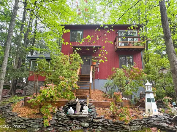 1050 Rainbow Dr, Lake Ariel, PA 18436
