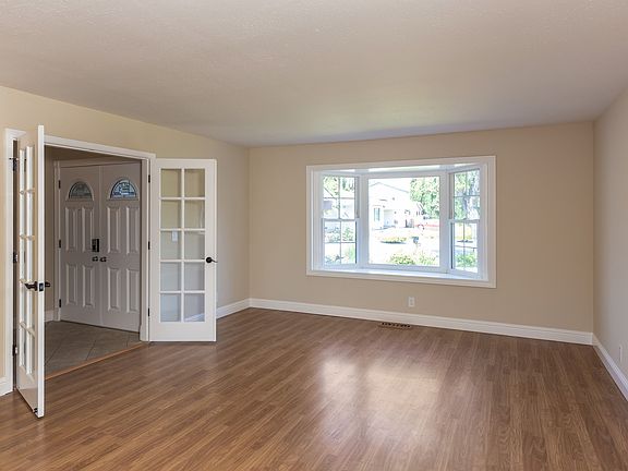 5th image of 4845 Wellington Park Dr