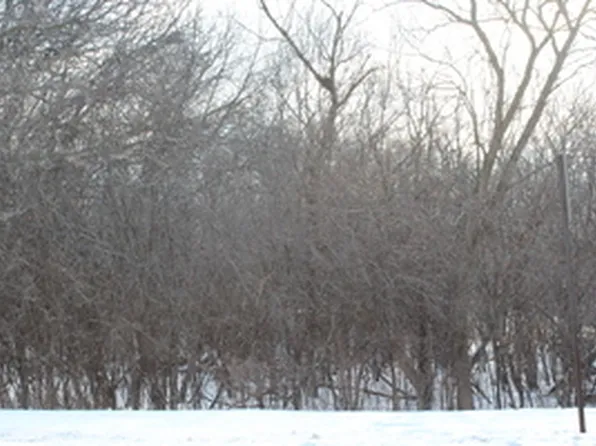 930 N Fairfield Rd, Round Lake, IL 60073