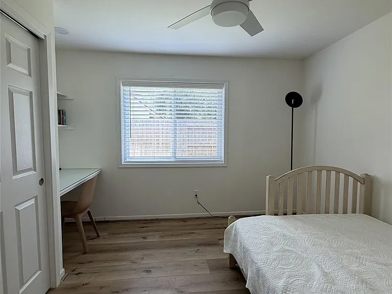 2211 Brook View Ln — Photo 12