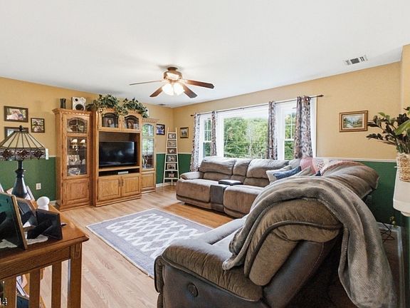 5th image of 83 Layton Rd