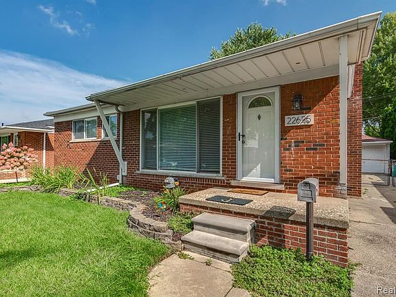 4th image of 22625 Raymond Ct