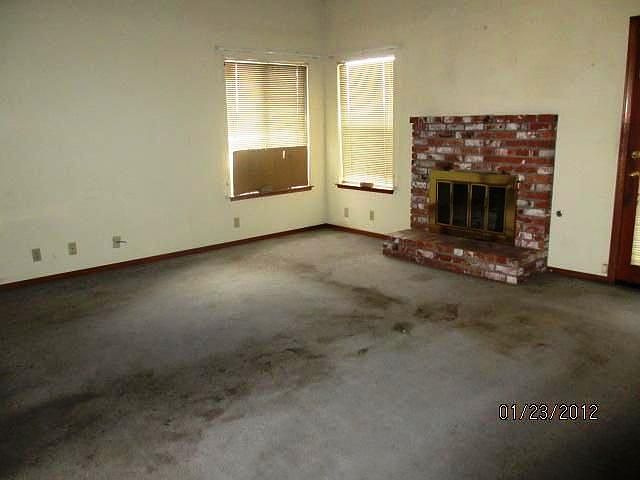 2nd image of 1660 E Gerald Ave