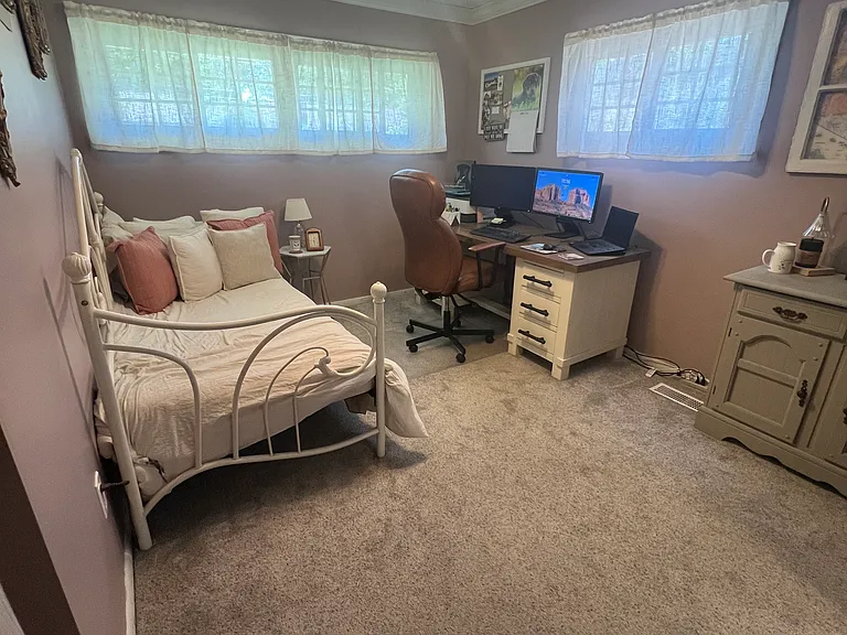 428 Lynn Dr — Photo 13