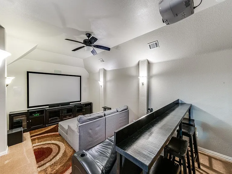 360 Falstaff Dr — Photo 4