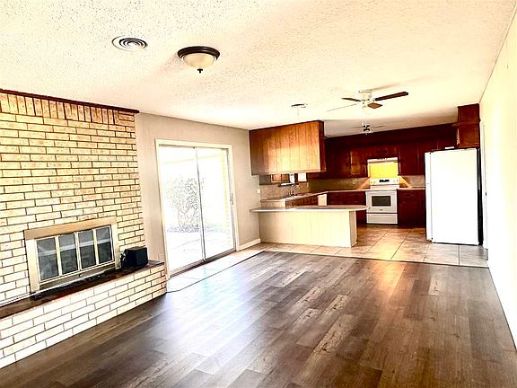 4th image of 6 NW 60th St