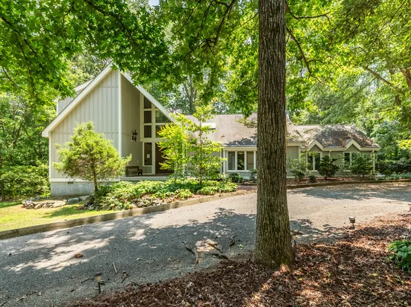 32 Whitley Dr, Chapel Hill, NC 27517