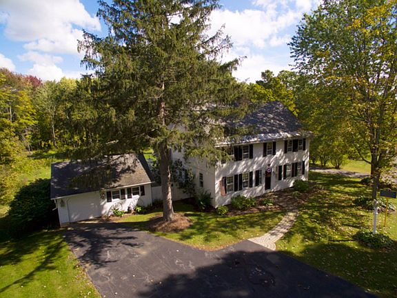 2nd image of 5782 Sacandaga Rd