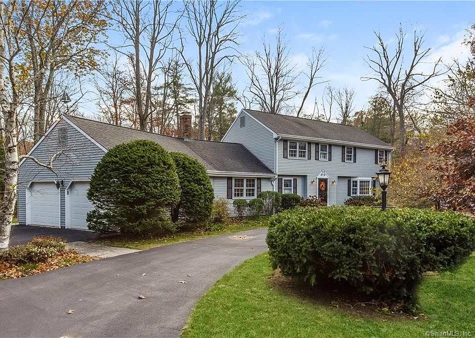 1st image of 46 E Woodhaven Dr
