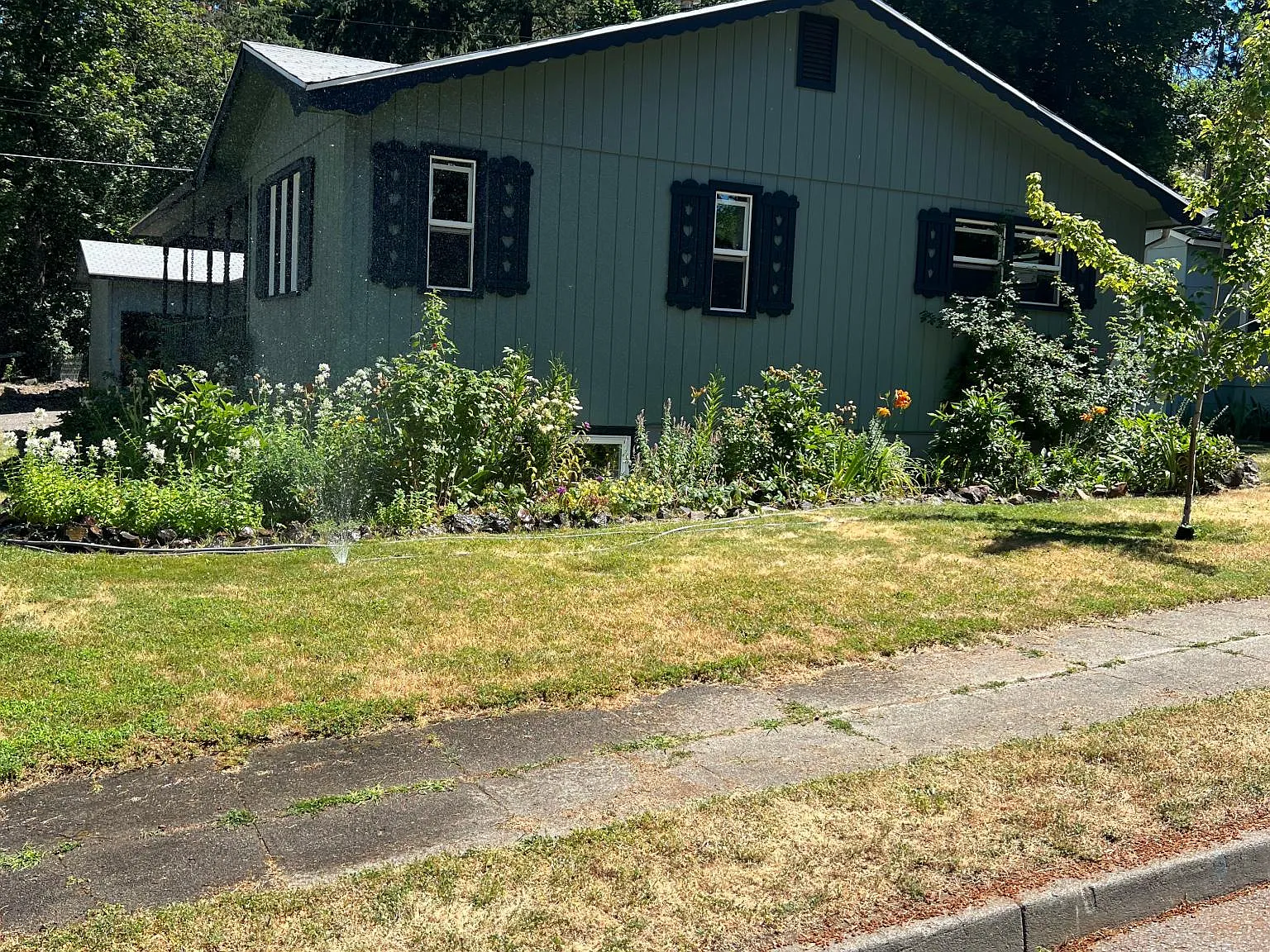 3 bed, 1150 sqft, $2,000 — Photo 2