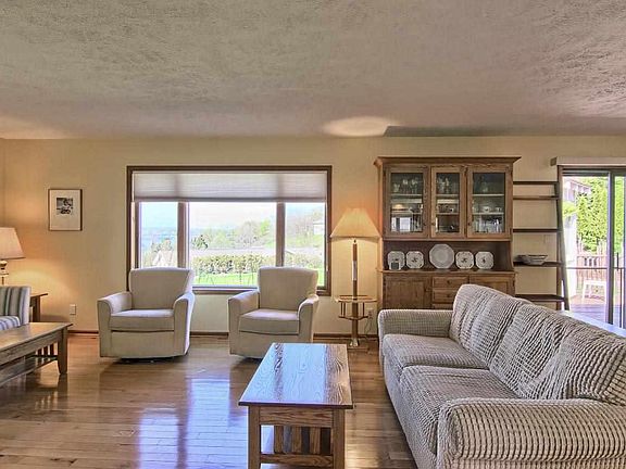 4th image of 930 Bluewater Dr