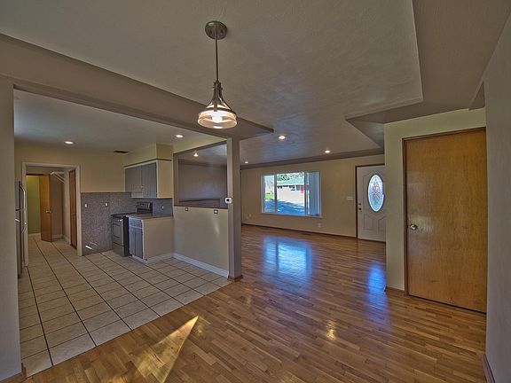5th image of 9602 Kenwood Dr SW