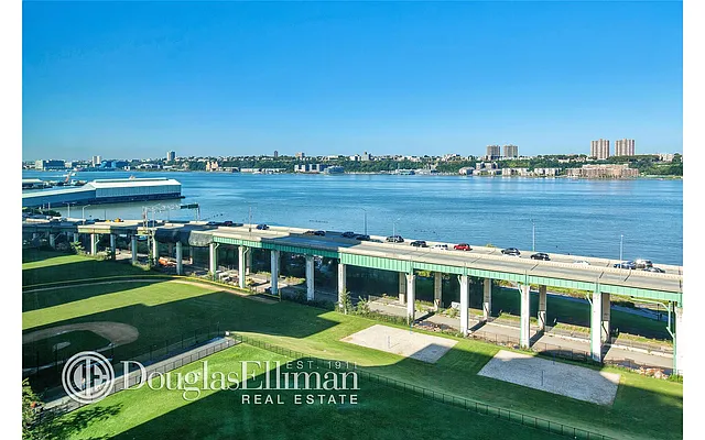 Rented by Douglas Elliman | media 27